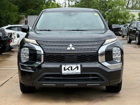 Used 2022 Mitsubishi Outlander ES AWD/4WD image 3