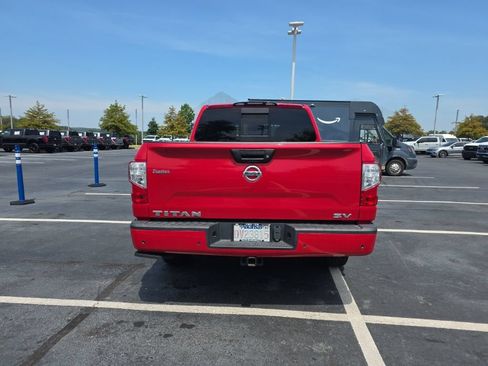 Used 2021 Nissan Titan SV w/ SV Convenience Package RWD image 7