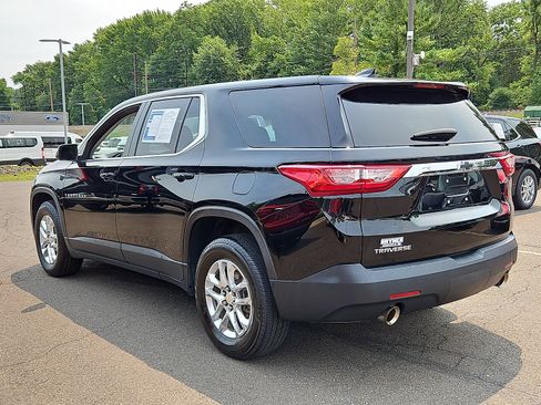 Used 2021 Chevrolet Traverse LS FWD image 4