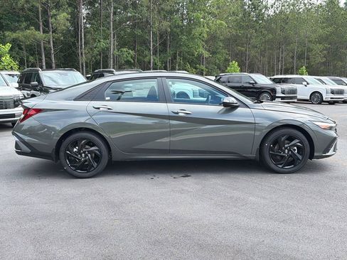 New 2026 Hyundai Elantra Sport FWD image 7
