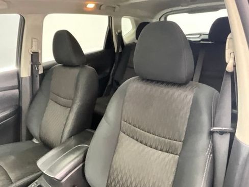 Used 2017 Nissan Rogue SV AWD/4WD image 7