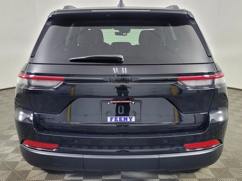 New 2025 Jeep Grand Cherokee image 6