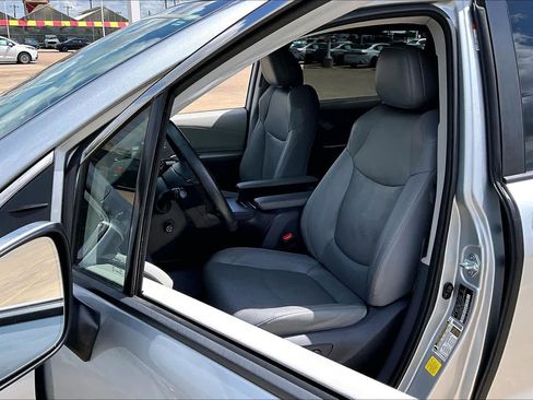 Used 2021 Toyota Sienna Limited image 8