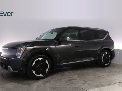 Used 2024 Kia EV9 Land AWD/4WD image 18