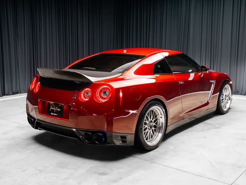 Used 2016 Nissan GT-R Premium AWD/4WD image 51