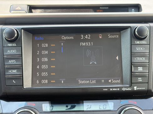Used 2016 Toyota RAV4 XLE w/ Convenience Package FWD image 16