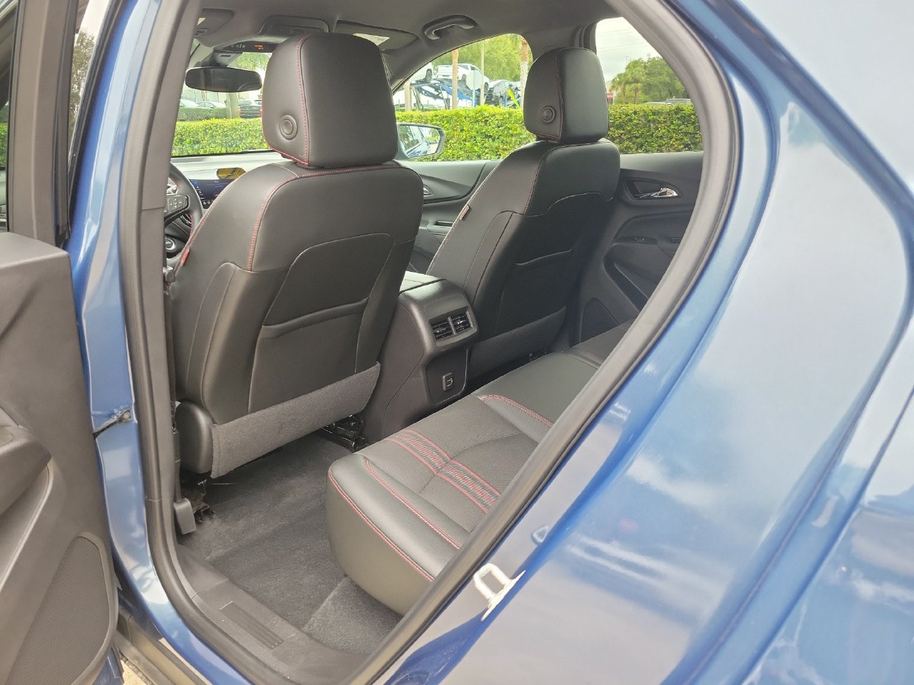 Certified 2024 Chevrolet Equinox RS FWD image 10