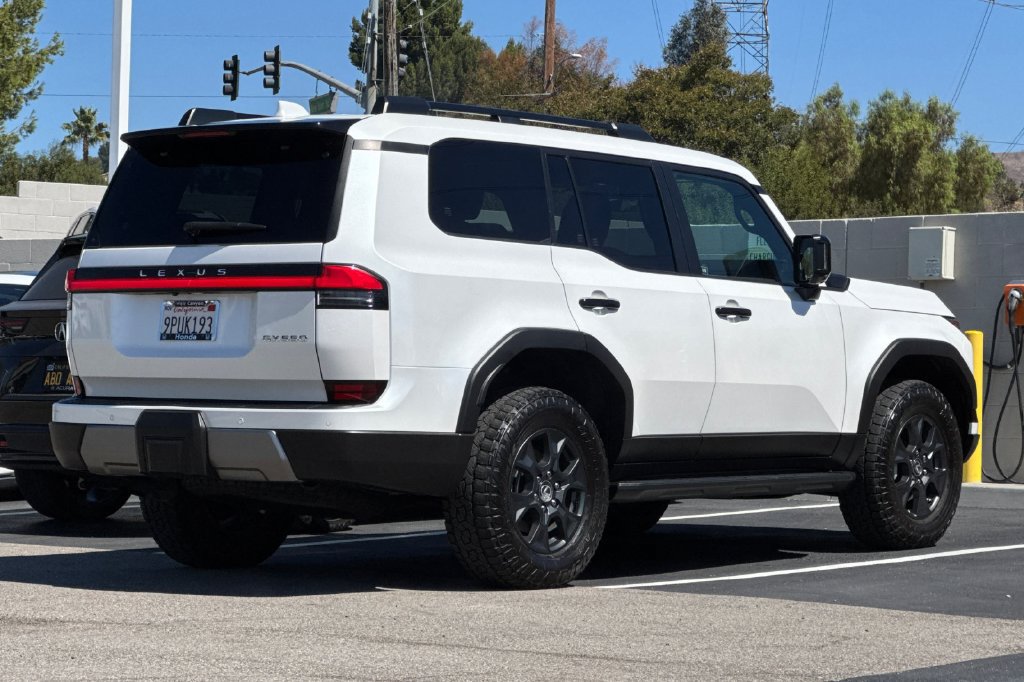Used 2024 Lexus GX 550 AWD/4WD image 8