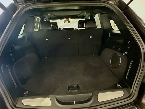Used 2018 Jeep Grand Cherokee Overland image 31