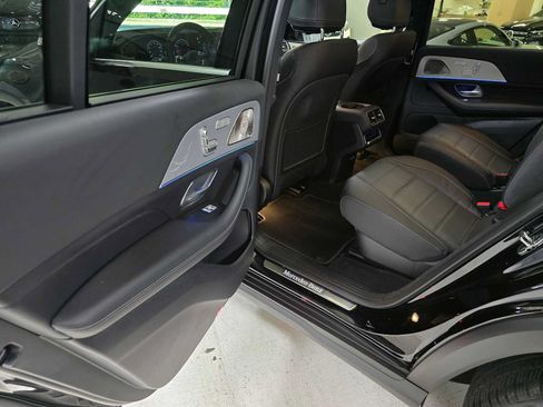 Certified 2025 Mercedes-Benz GLS 450 4MATIC image 19
