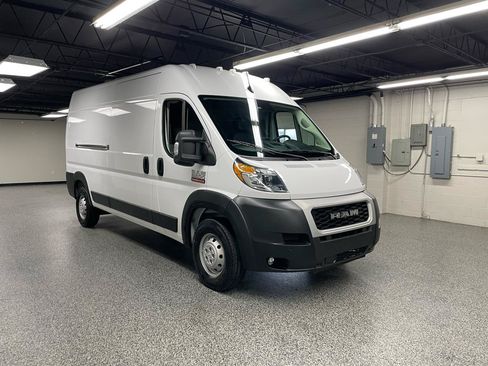 Used 2022 RAM ProMaster 2500 w/ Driver Convenience Group FWD image 3