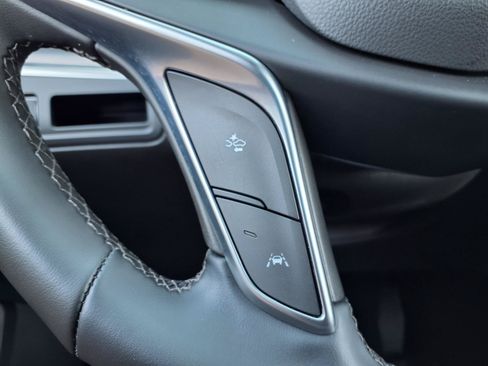 Used 2025 Cadillac XT5 Luxury FWD image 14