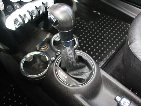 Used 2010 MINI Cooper Hardtop image 24