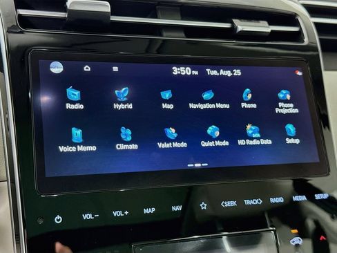 Certified 2024 Hyundai Tucson Limited AWD/4WD image 8