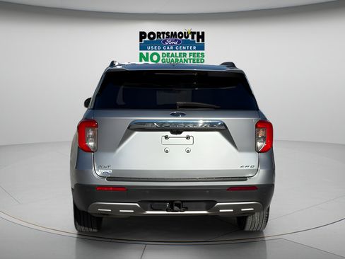 Used 2022 Ford Explorer XLT w/ Equipment Group 202A AWD/4WD image 28