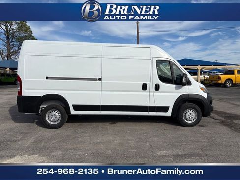 New 2026 RAM ProMaster 2500 w/ Convenience Group FWD image 4
