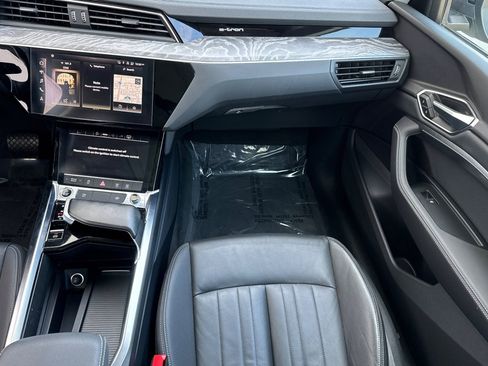 Used 2021 Audi e-tron Premium w/ Convenience Plus Package image 29