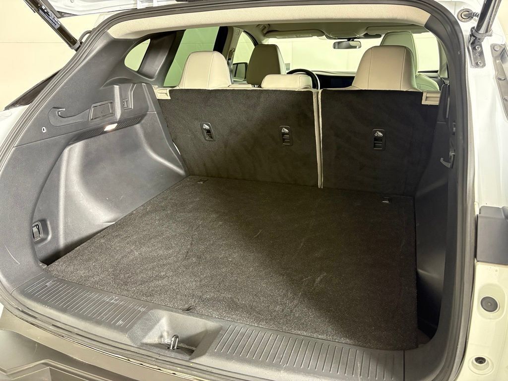 Certified 2025 Nissan Murano SV AWD/4WD image 18