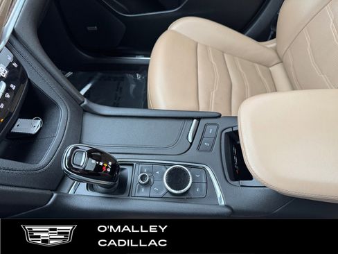 Certified 2023 Cadillac XT5 Sportv w/ Platinum Package image 22