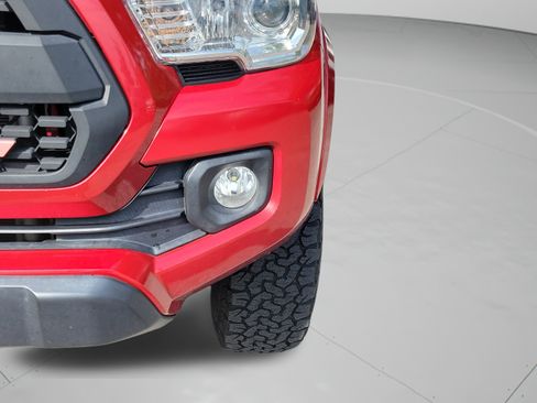 Used 2021 Toyota Tacoma SR5 RWD image 8