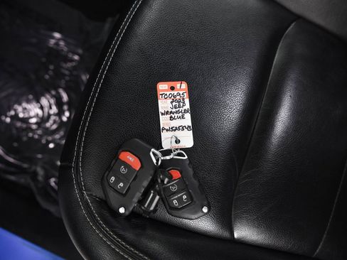 Used 2023 Jeep Wrangler Unlimited Sahara w/ Cold Weather Group image 24