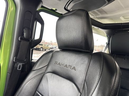 Used 2018 Jeep Wrangler Unlimited Sahara image 27