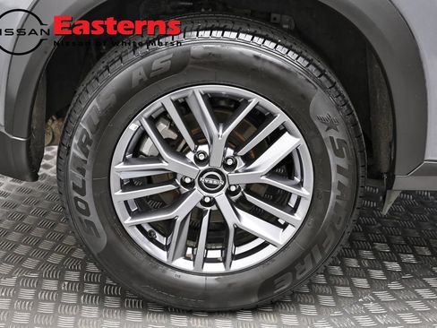 Used 2023 Nissan Rogue S AWD/4WD image 30