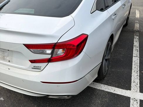 Used 2018 Honda Accord Touring image 7