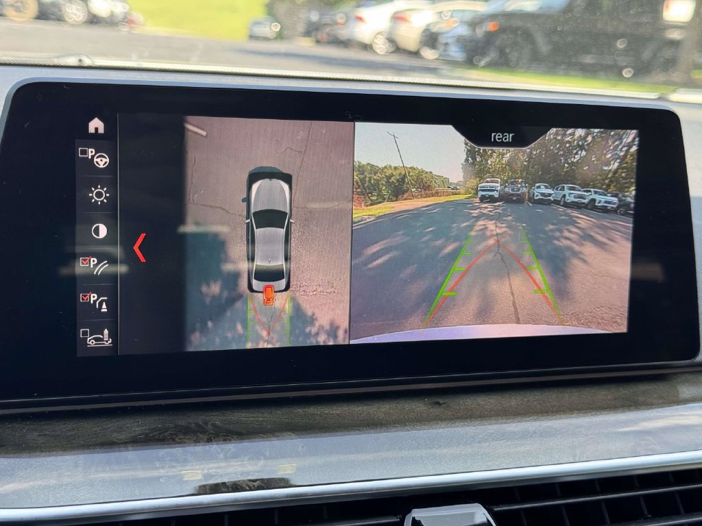Used 2019 BMW 530i xDrive w/ Premium Package AWD/4WD image 5
