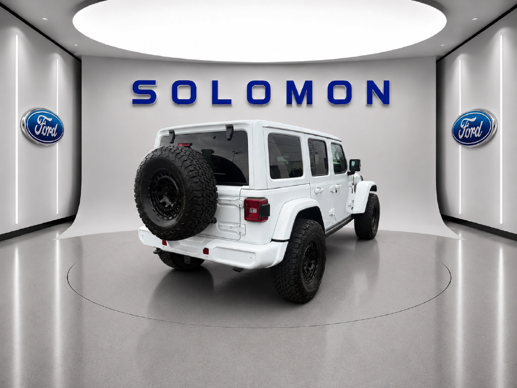 Used 2021 Jeep Wrangler Unlimited Sahara AWD/4WD image 5