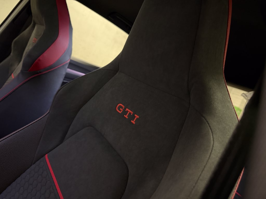 New 2026 Volkswagen GTI SE FWD image 12