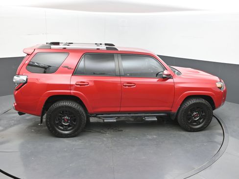 Used 2018 Toyota 4Runner TRD Off-Road Premium AWD/4WD image 38