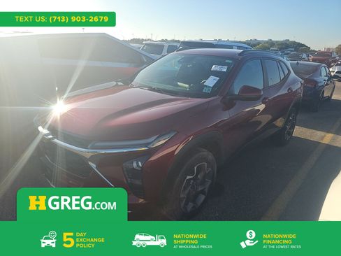 Used 2024 Chevrolet Trax LT FWD image 1