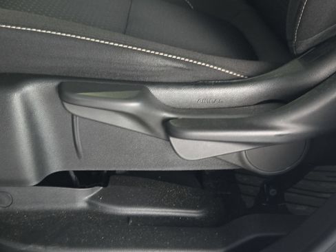 Used 2022 GMC Acadia SLE w/ LPO, Floor Liner Package FWD image 22