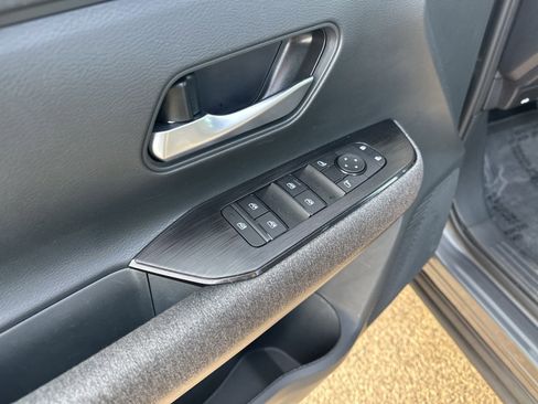 Used 2025 Nissan Kicks SV w/ Charging Package AWD/4WD image 16