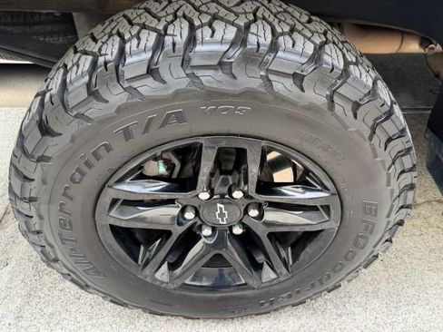 Used 2020 Chevrolet Silverado 1500 LT Trail Boss AWD/4WD image 30
