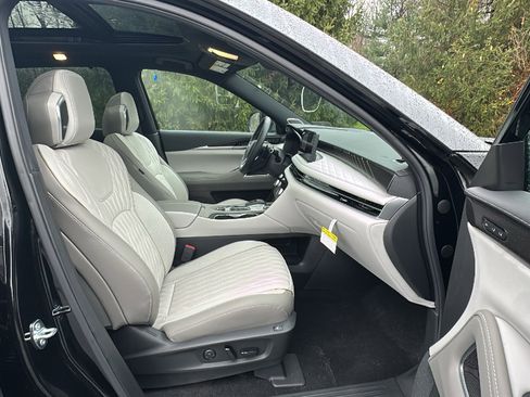 New 2026 INFINITI QX60 Autograph w/ Dark Cargo Package image 9