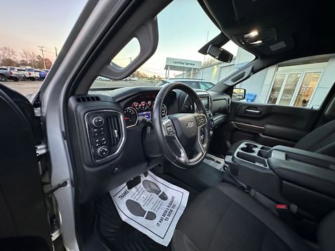 Used 2021 Chevrolet Silverado 1500 RST image 12
