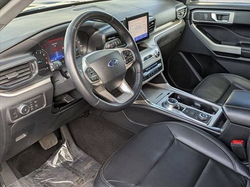 Used 2020 Ford Explorer XLT w/ Equipment Group 202A image 10