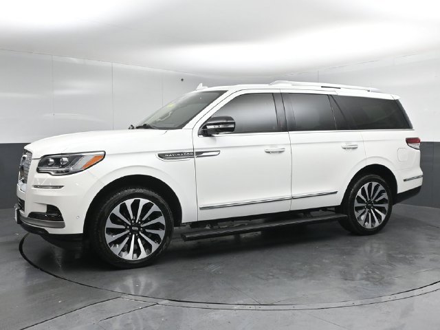 Certified 2023 Lincoln Navigator Reserve RWD image 4