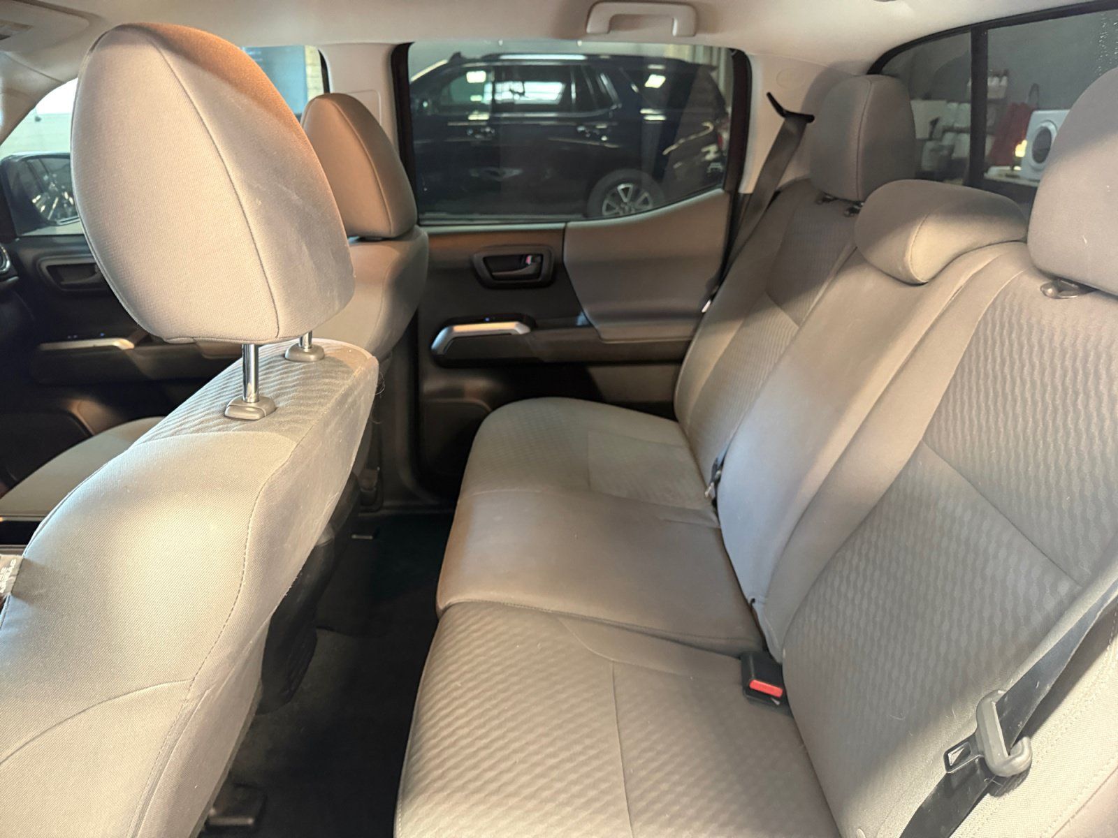 Used 2021 Toyota Tacoma SR5 RWD image 17