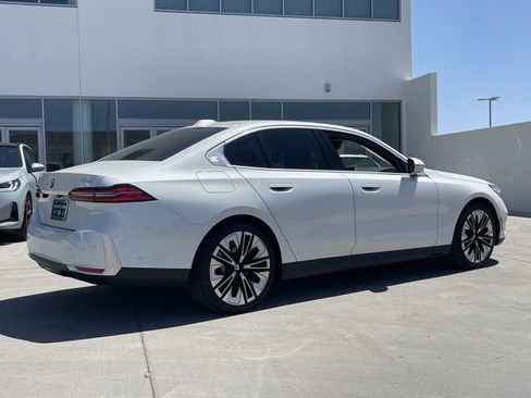 New 2025 BMW 530i image 6