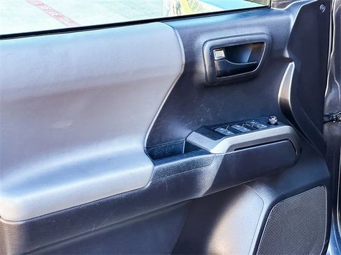Used 2022 Toyota Tacoma SR5 image 11