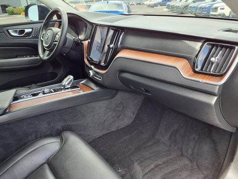 Used 2023 Volvo XC60 B5 Ultimate w/ Climate Package AWD/4WD image 17