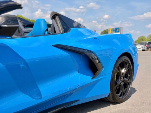 Used 2021 Chevrolet Corvette Stingray Premium Conv w/ Z51 Performance Package RWD image 20