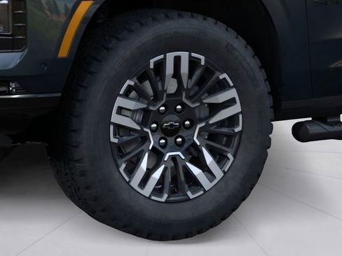 New 2026 Chevrolet Suburban Z71 w/ Comfort Package image 9