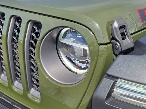Certified 2022 Jeep Gladiator Rubicon w/ LED Lighting Group AWD/4WD image 28