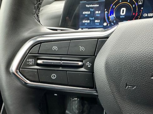 Used 2025 Chevrolet Equinox LT image 24