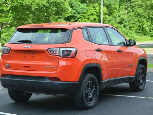 Used 2018 Jeep Compass Sport AWD/4WD image 5