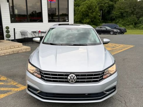 Used 2019 Volkswagen Passat 2.0T Wolfsburg w/ Wheels & Sunroof Package FWD image 2
